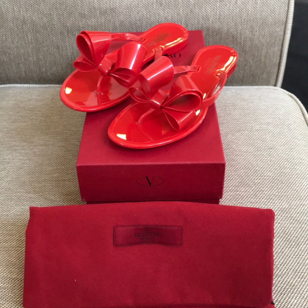 🚫SOLD🚫NIB Valentino Red Bow flip flops